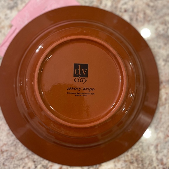 Unique eclectic pottery dinnerware set. - Picture 5 of 6